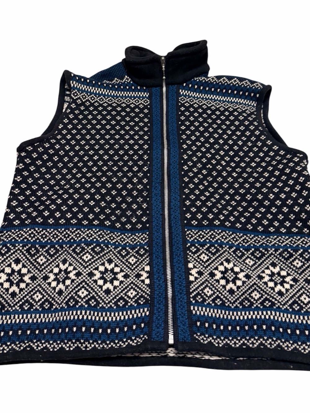 Kootenay Wool Vest in White with Blue Accents